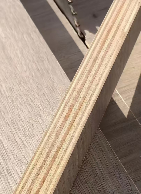 Trisodium cyanurate plywood substrate
